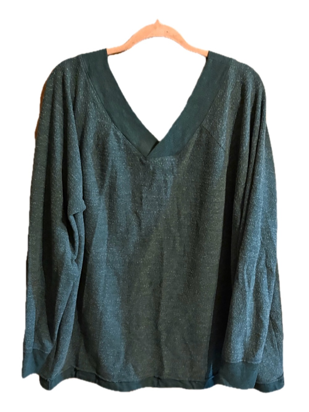 NWOT Maurice's Dark Green V-Neck Sweatshirt w/ kamgaroo pocket 3X